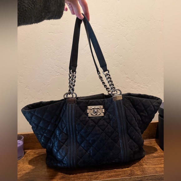 CHANEL le boy Tote - Picture 1 of 9